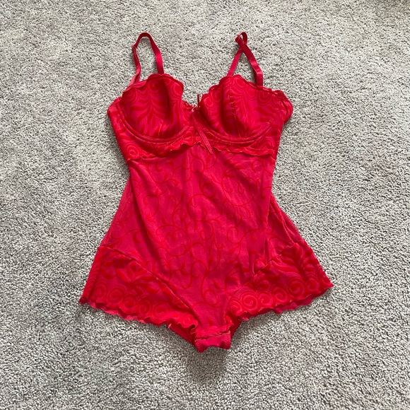 Vintage red lingerie - Picture 4 of 5